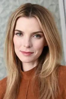 Betty Gilpin como: Emmy Forester