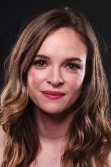 Danielle Panabaker como: Maddy