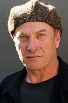 Ted Levine como: General Russell Woodman