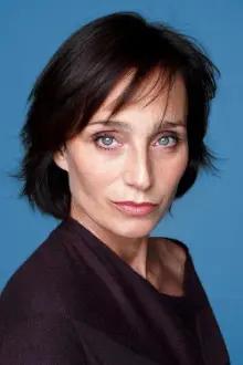 Kristin Scott Thomas como: Hélène Perkins