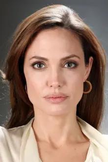 Angelina Jolie como: Ela mesma