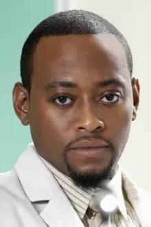Omar Epps como: Luther Shaw
