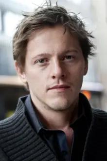 Thure Lindhardt como: Flame