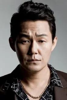 Park Sung-woong como: Lee Joong-gu