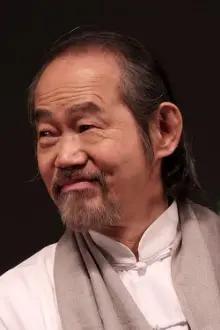 Yuen Wah como: Master Fok (Fat's dad)