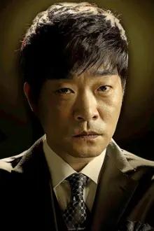 Son Hyun-joo como: Go Dong-ho