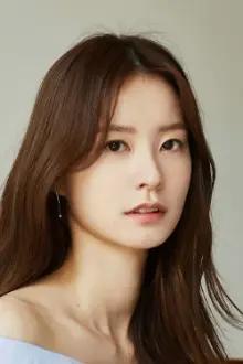 Jung Yu-mi como: Soo-jin