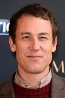 Tobias Menzies como: Man with the Wings of a Swan