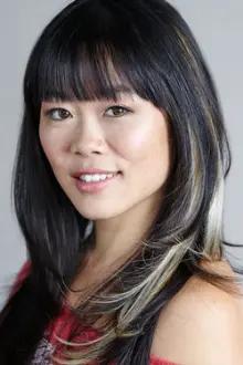 Grace Lynn Kung como: Lu Wang