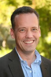 Dee Bradley Baker como: Perry / Additional Voices (voice)