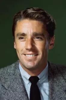 Peter Lawford como: Theodore "Laurie" Laurence