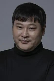 Choi Moo-seong como: Lee Hyung-ik