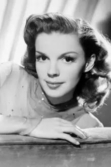 Judy Garland como: (archive footage)