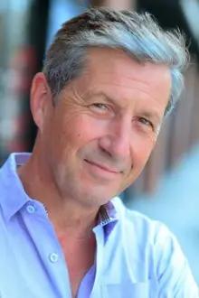 Charles Shaughnessy como: Sheriff of Nottingham (voice)