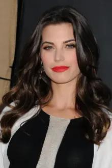 Meghan Ory como: Claire Thompson