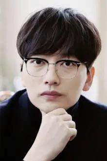 Lee Dong-hwi como: Park Myung-ho