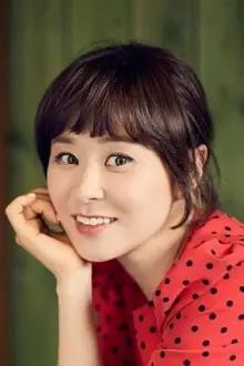 Choi Kang-hee como: Park Ae-ja