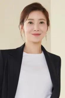 Yoon Se-a como: Noh Seung-hye