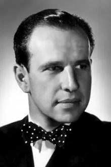 Hume Cronyn como: Dudley Whinner