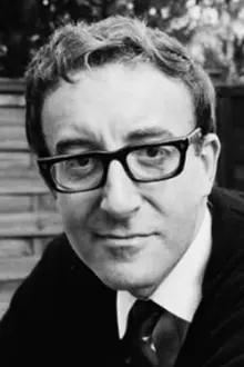 Peter Sellers como: Self (archive footage)