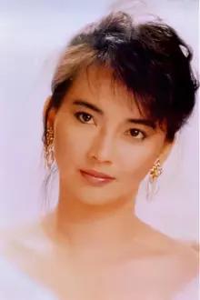 Sibelle Hu como: Mrs. Lam Mei Mei