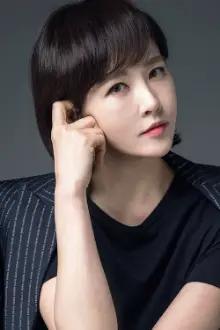 Kim Seon-a como: Cha Woo Kyung