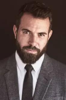 Tom Cullen como: Tommy Madison