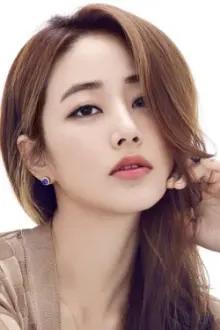 Kim Hyo-jin como: Kang Ji-won