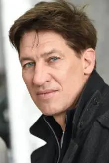 Tobias Moretti como: Georg Trotter