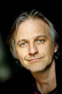 Björn Kjellman como: Dr Henck