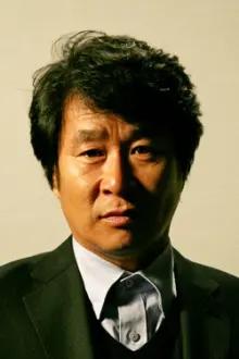 Gi Ju-bong como: Writer Lee