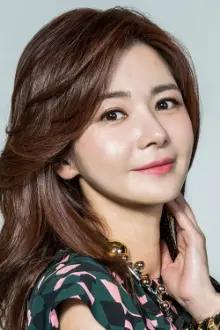 Jang Seo-hee como: Lee Hye-jeong