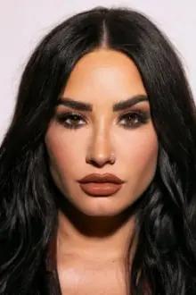 Demi Lovato como: Rosalinda Montoya Fiore