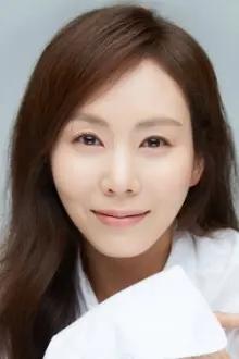 Park Ye-jin como: Hong Ji-yoon