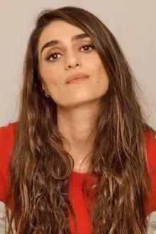 Olivia Molina como: Nadine Martín