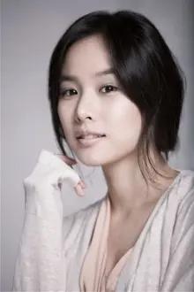 Jo Yoon-hee como: Ri-na