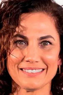 Toni Acosta como: Estela Miralles