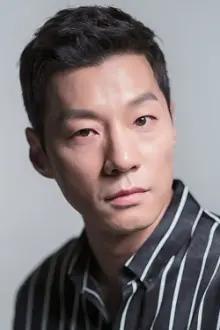Lee Chun-hee como: Jang Yeong-sil