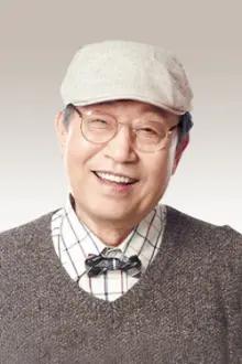 Shin Goo como: 역무원