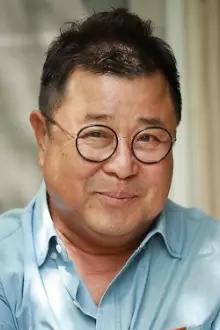 Baek Il-seob como: Hwang Chang-shik