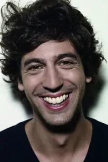 Max Boublil como: Paul Coutard