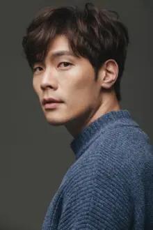 Daniel Choi como: Yang Soo-kyung