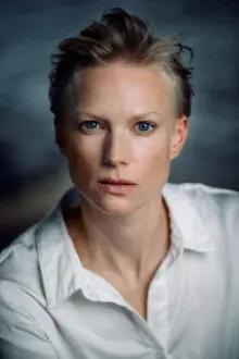 Lise Risom Olsen como: Yvonne Bergmann