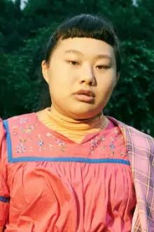 Ying-Ru Chen como: Molly
