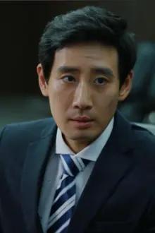 Lee Hyeon-seong como: Sang-joon  (상준)