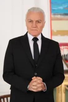 Mustafa Şimşek como: Şevket
