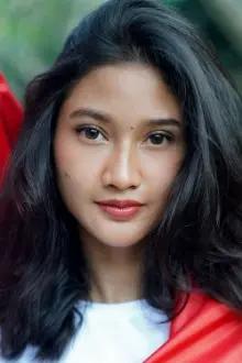 Claresta Taufan Kusumarina como: Larasati